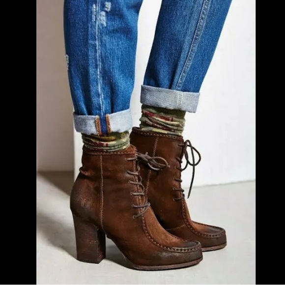 Frye Parker Moc Heeled Ankle Bootie Distressed Oil Rubbed Suede Lace Up - Picture 1 of 16